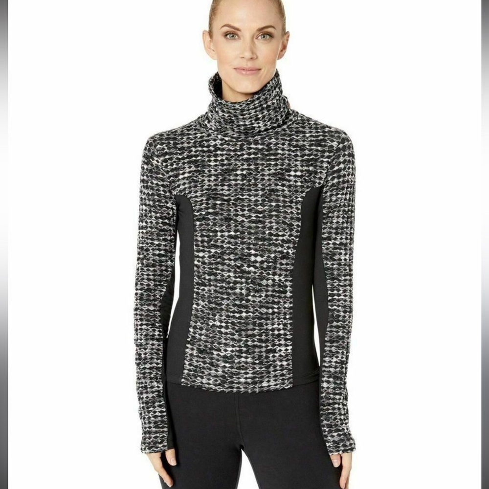 Nike Pro HyperWarm long-sleeve training top with a black white patterned front